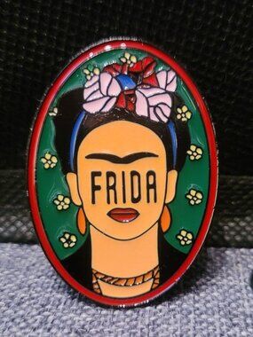 FRIDA KAHLO PORTRAIT PAINTING OIL DRIPPED ENAMEL PIN  NWT